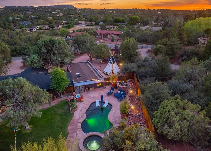 4br Retreat With Grotto Style Pool And Hot Tub Sedona