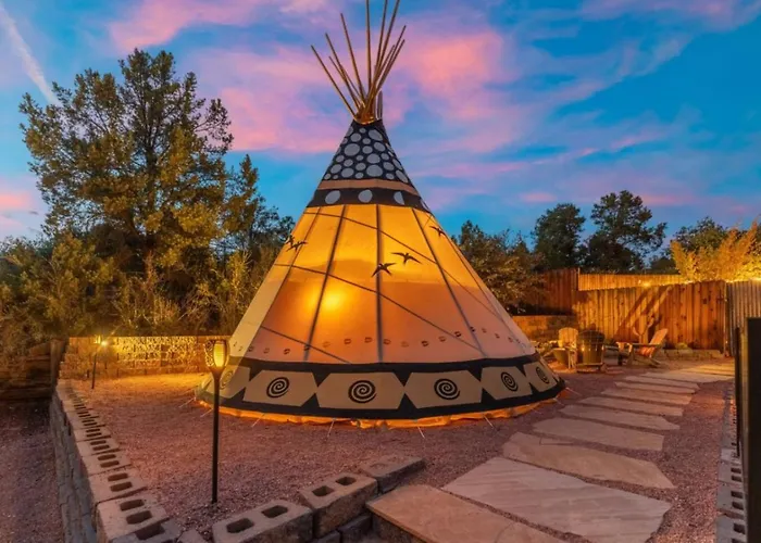 4br Retreat With Grotto Style Pool And Hot Tub